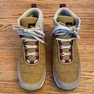 Teva women’s hiking boots